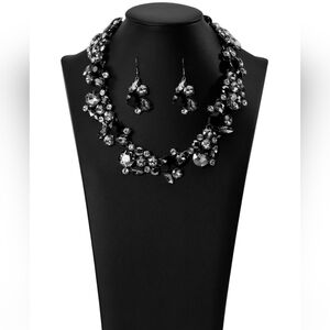 Chic Black and Silver Floral Necklace Set